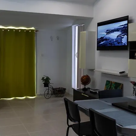 House Apartment *